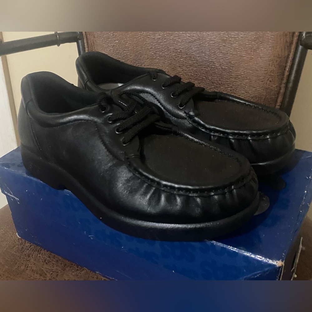 SAS Take Time black Nursing Moc Toe loafers
